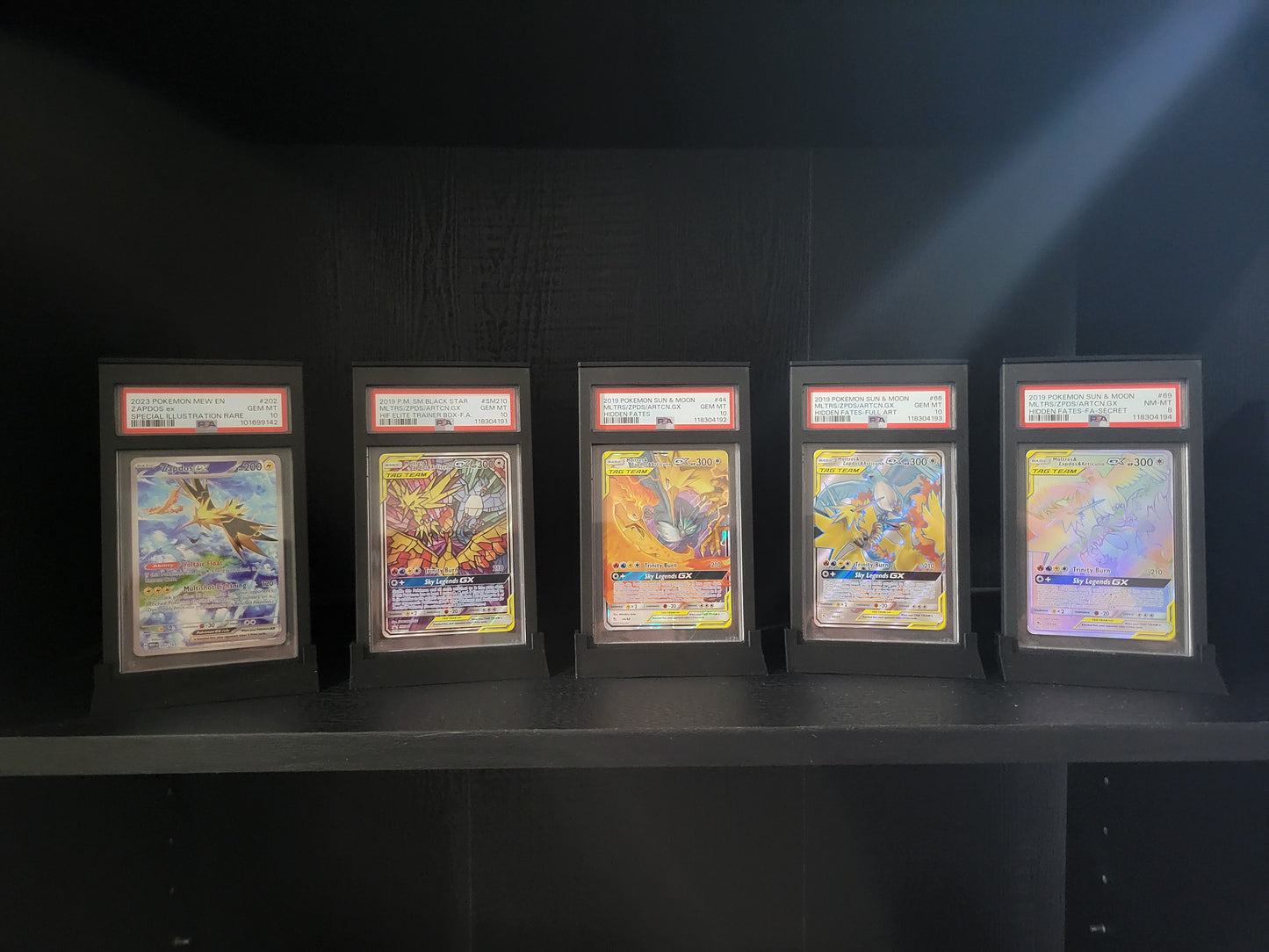 PSA Graded Trading Card Pokemon Sports Slab Card Guard Shelf Display